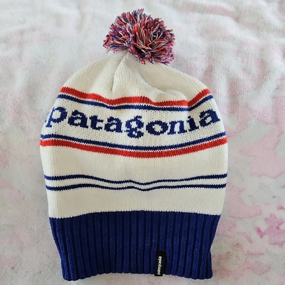 Patagonia Unisexual White, Red and Blue Striped Beanie